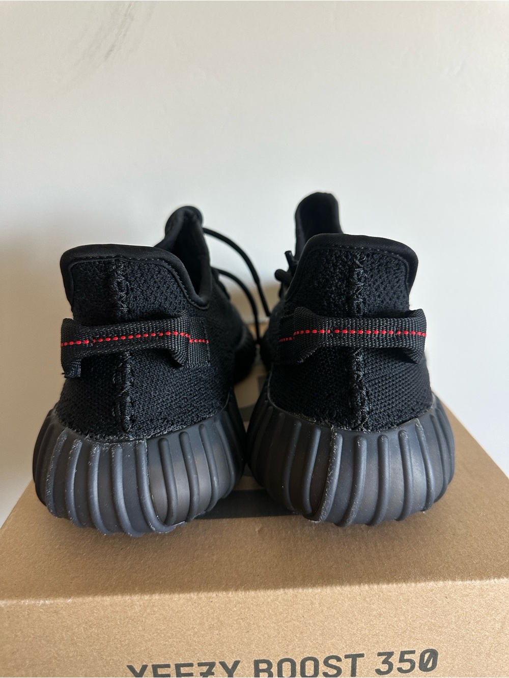 NEW WITH BOX Yeezy Boost 350 V2 Core Black And Red Size 9.5 - Picture 3 of 6